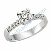 Lois Diamond YANLARI TAŞLI TEK TAŞ PIRLANTA YÜZÜK 0.55 CARAT LOİS DİAMOND YT1055
